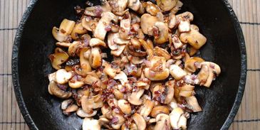 гречневая каша с грибами и луком