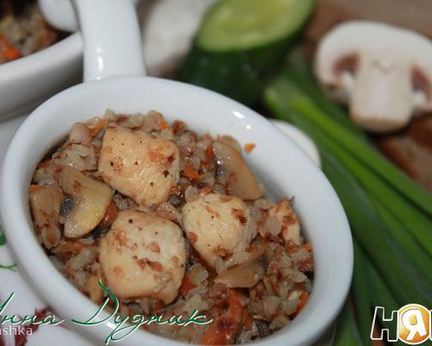 Гречневая каша с мясом и грибами в духовке