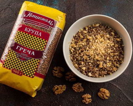 Гречневая каша с орехами и медом