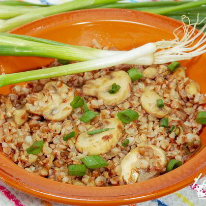 Каша гречневая с грибами и луком