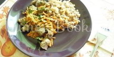 печень с морковью и зеленью и гречка на гарнир