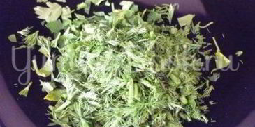 печень с морковью и зеленью и гречка на гарнир