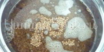 печень с морковью и зеленью и гречка на гарнир