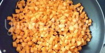 печень с морковью и зеленью и гречка на гарнир