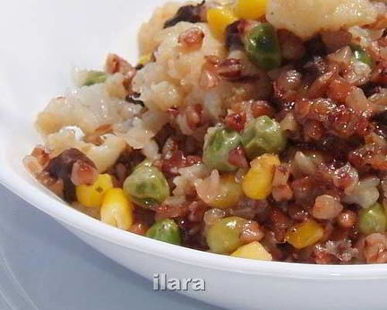 Разноцветная гречневая каша