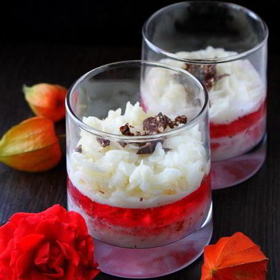 Каша из рисовых хлопьев с вишневым желе