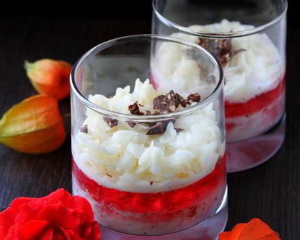 Каша из рисовых хлопьев с вишневым желе