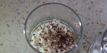 каша из рисовых хлопьев с вишневым желе