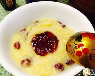 Кукурузная каша с клюквой