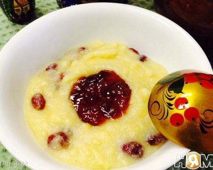 Кукурузная каша с клюквой