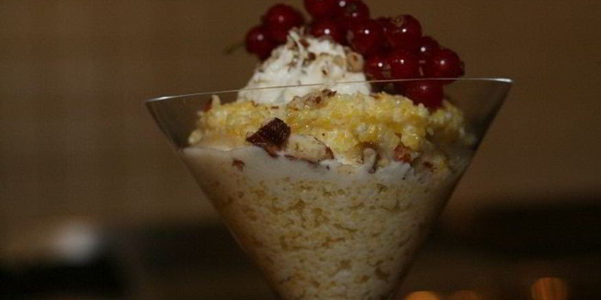 Рецепт кукурузной каши с маскарпоне, голубикой и орехами пекан