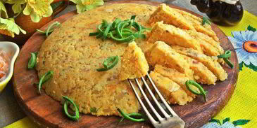 полента с беконом и овощами