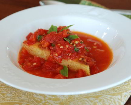 Полента с помидорами