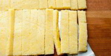 полента с сырным соусом