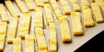 полента с сырным соусом