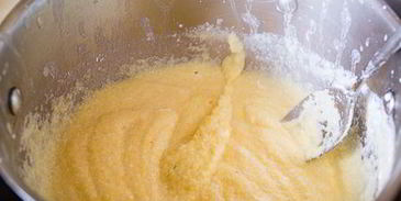 утренняя полента с грибами и яйцом пашот