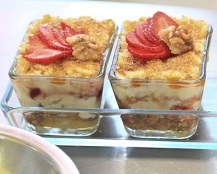 Гурьевская каша с клубникой