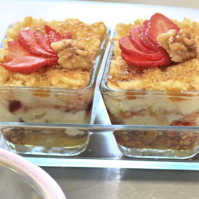 Гурьевская каша с клубникой