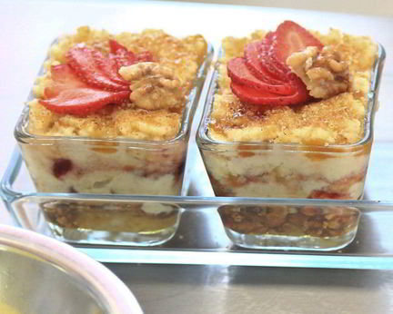 Гурьевская каша с клубникой