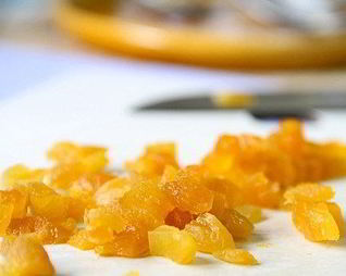 Кокосовая манная каша с ананасовыми цукатами