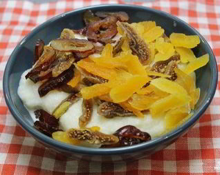 Манная каша с фруктами