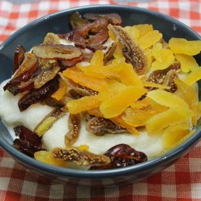 Манная каша с фруктами