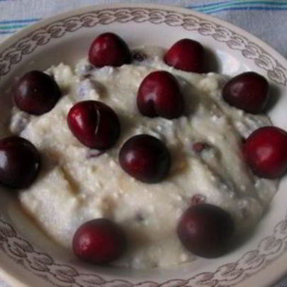 Манная каша с изюмом