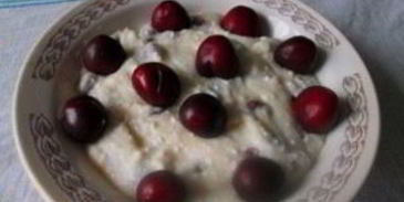 манная каша с изюмом