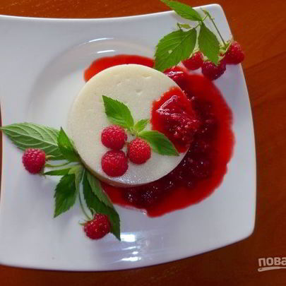 Манная каша с малиной