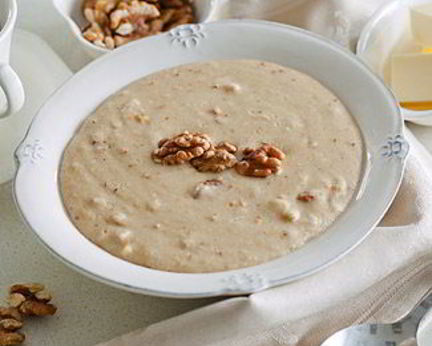 Манная каша с орехами в мультиварке