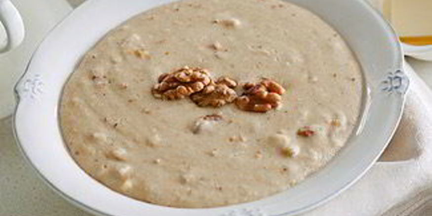 Рецепт манной каши с орехами в мультиварке