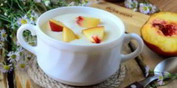 манная каша с персиками