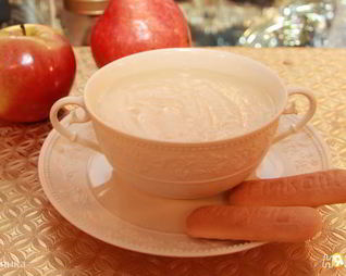 Манная каша с яблоком