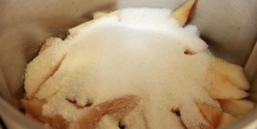 манная каша с яблоком