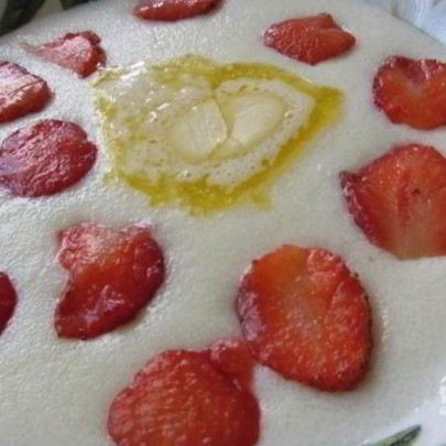 Манная каша с ягодами