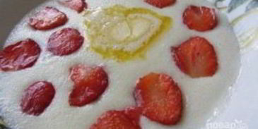 манная каша с ягодами