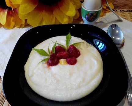 Манная каша в мультиварке на молоке и воде