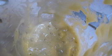 шоколадная манная каша с банановым соусом