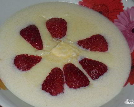 Вкусная манная каша на молоке