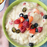 Рецепт Молочной каши с ягодами