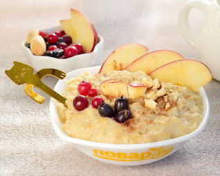 Датская овсянка с кусочками фруктов