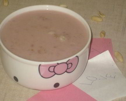 Клубнично-сливочная овсяная каша с лавандой