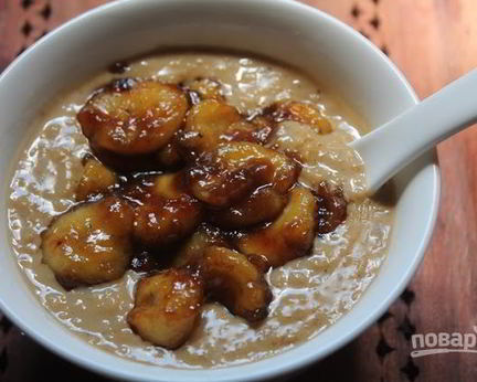 Овсяная каша с карамелью и бананом