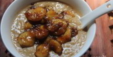 овсяная каша с карамелью и бананом