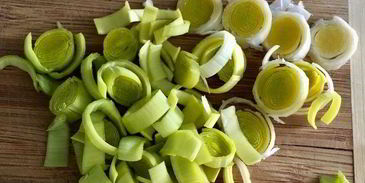 овсяная каша с мясным соусом и красным вином