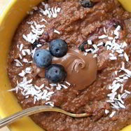 Рецепт Овсяной каши с шоколадом, голубикой и кокосовой стружкой
