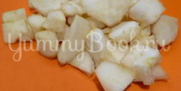 овсяная каша с яблоками, грецкими орехами и клубникой