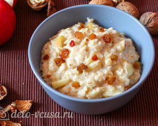 Овсяная каша с яблоками