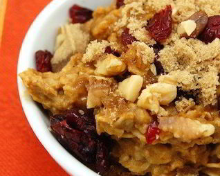 Тыквенная овсяная каша с вяленой клюквой