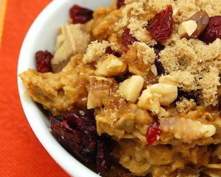 Тыквенная овсяная каша с вяленой клюквой